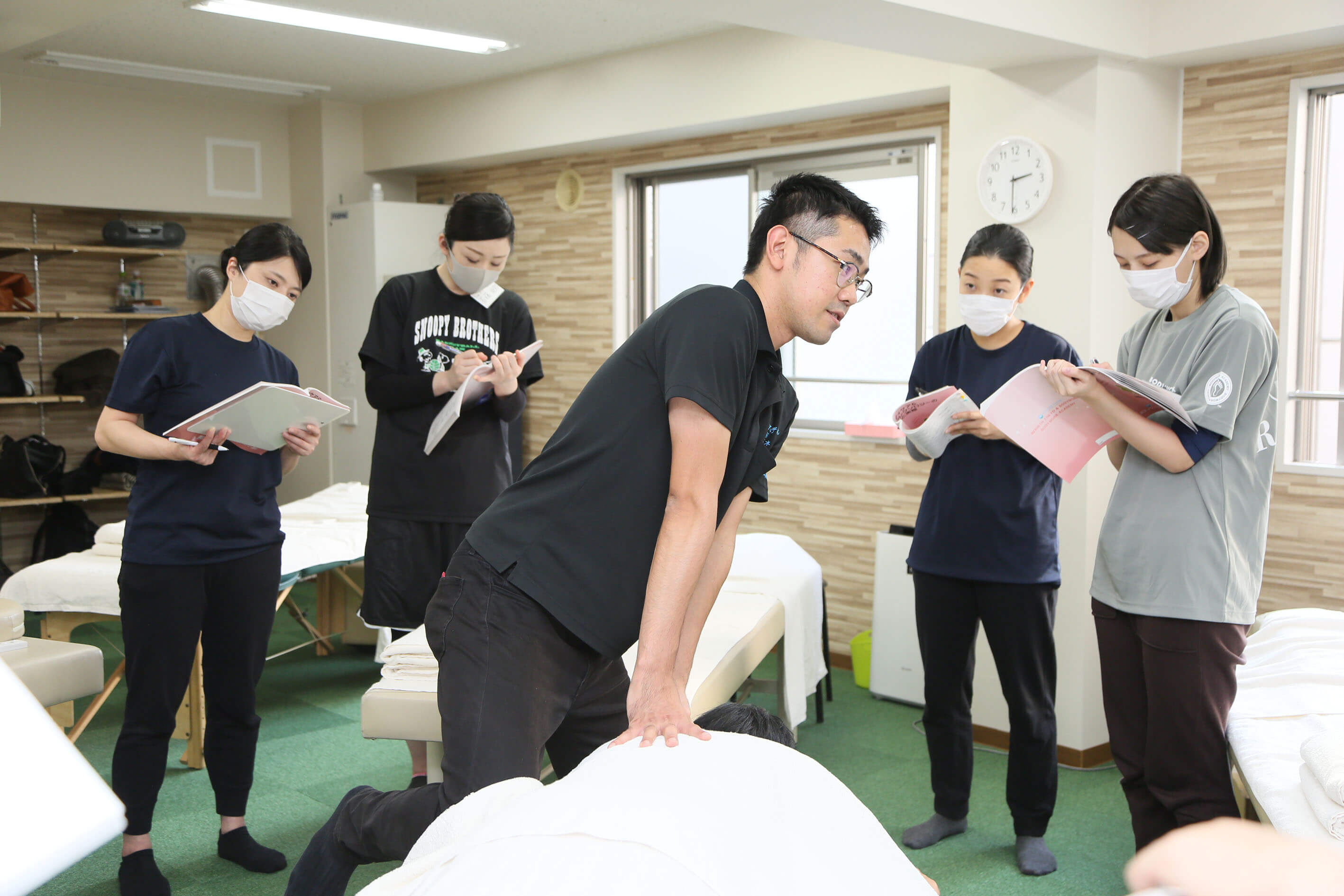 ラフィネの研修はきつい？未経験でも大丈夫？期間・費用・収入までわかりやすく解説
